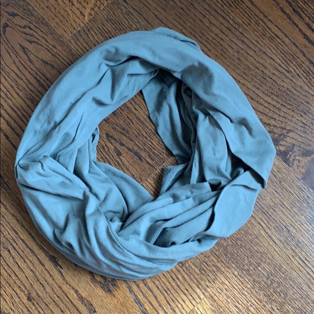 Monrow Infinity Scarf